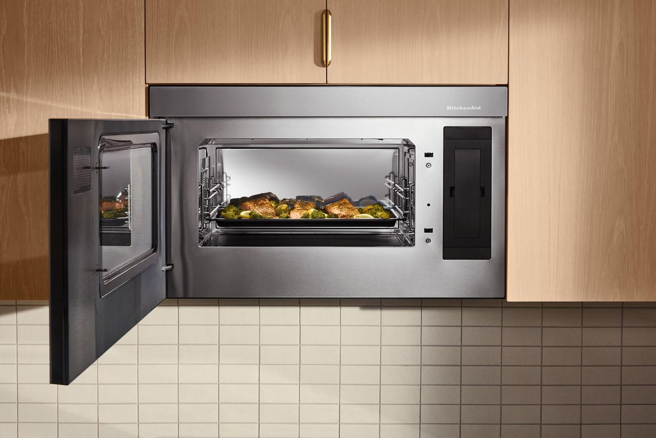 KMMF730 Turntable-Free Design